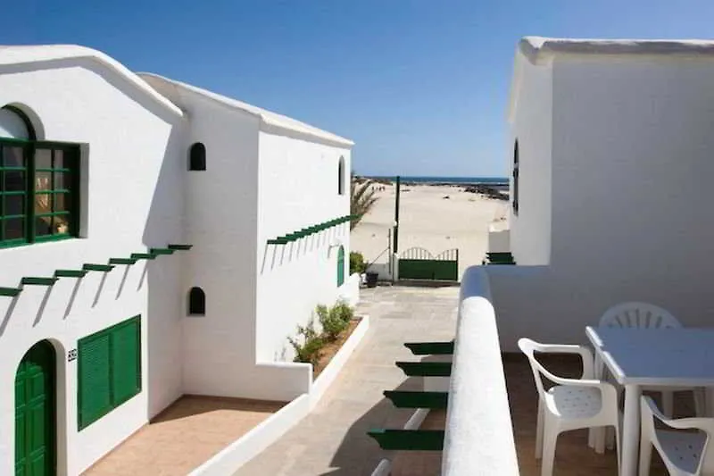 Cotillo Lagos 0*,  España