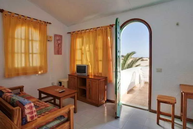 Cotillo Lagos 0*,