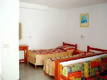 Cotillo Lagos 0*,